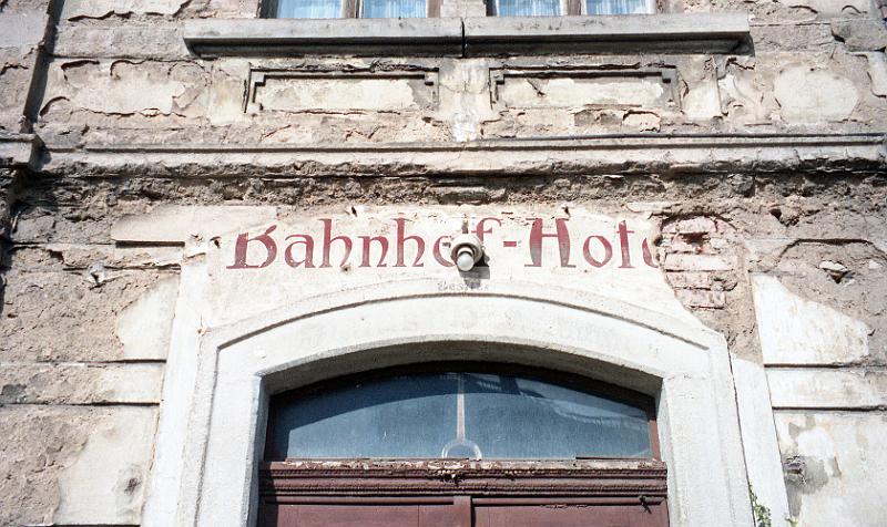 Leutersdorf, Bahnhofstr., 8.8.1998 (2).jpg